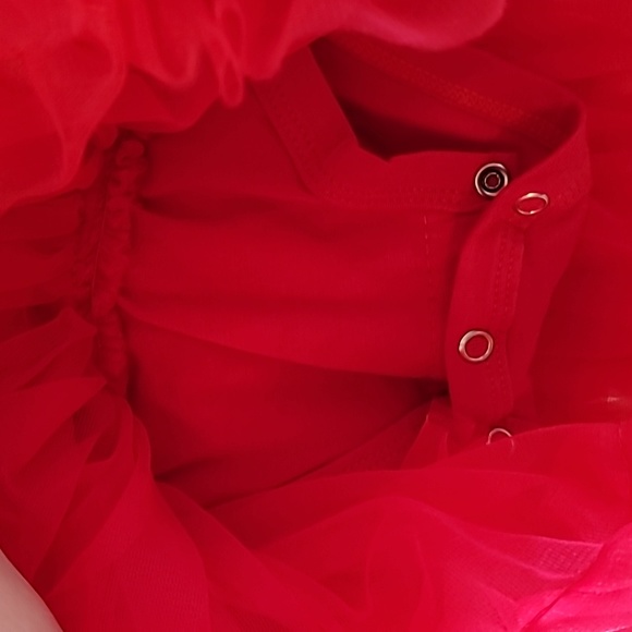 Little girls red tutu, never worn missing tags. - Picture 5 of 6